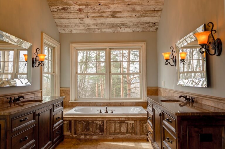 Photo Budget-friendly bathroom renovation: "Before and After"