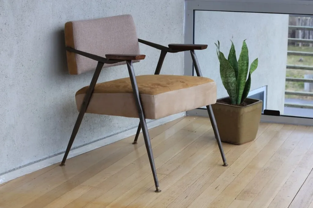 Photo Versatile furniture
