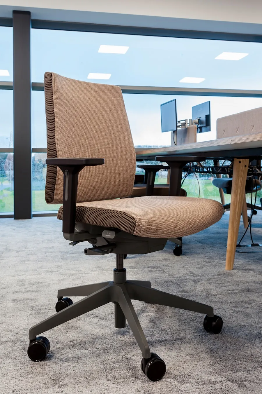 Photo "The secrets of choosing ergonomic office furniture for correct posture"