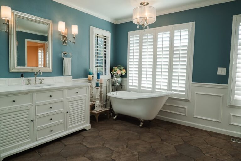 Photo "Secrets of choosing bathroom furniture that saves space and adds style"