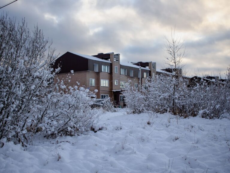 Photo quiet neighborhood