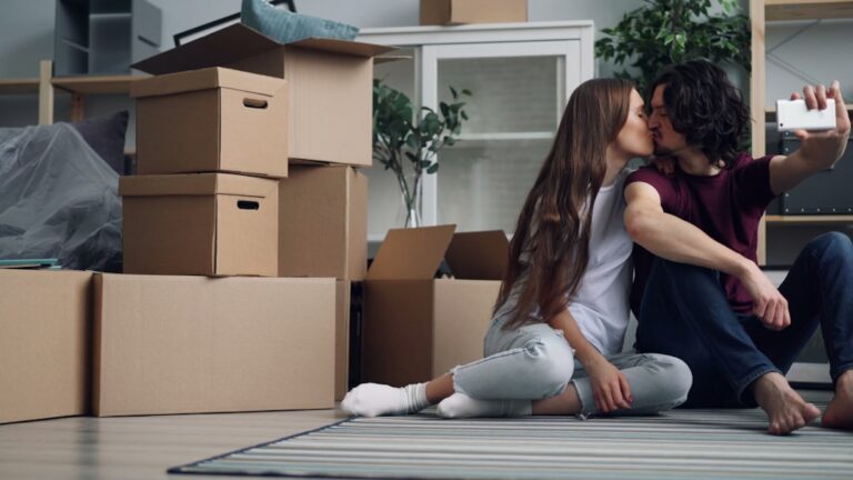 Photo sell house online ads