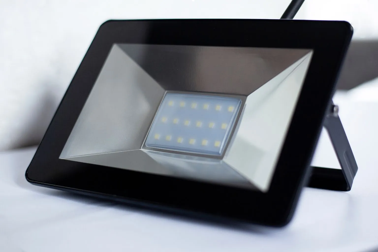 5 utilizări la care nu te-ai fi gândit pentru un proiector LED