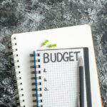 Cum îți planifici corect bugetul pentru reparația sau schimbarea acoperișului