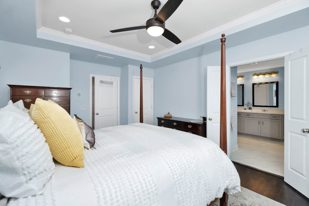 Photo choose bedroom color palette